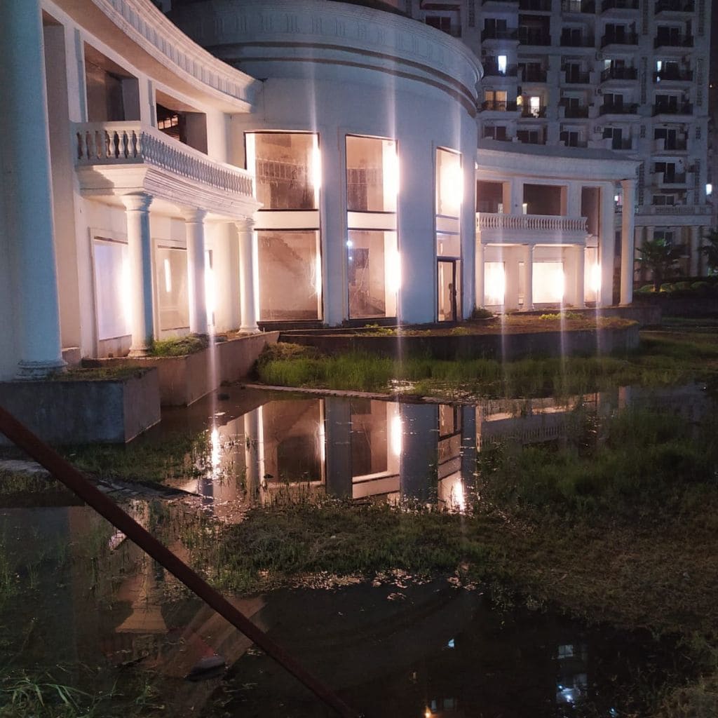 clubhouse in gated society/gropropertyinnoida